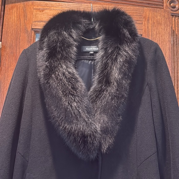 Ellen Tracy size 8 wool one button closure with real fox fur - Picture 2 of 10
